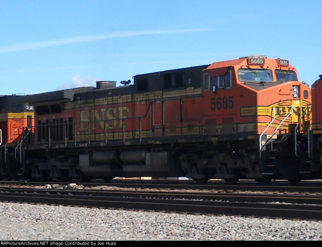 BNSF 5685